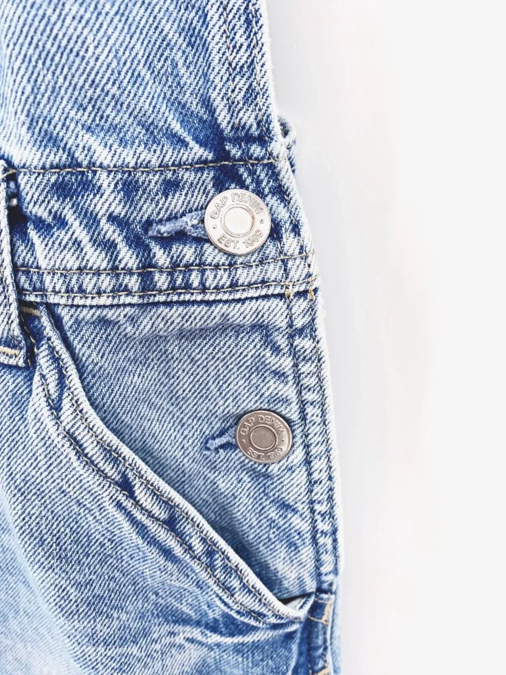 GAP medium light